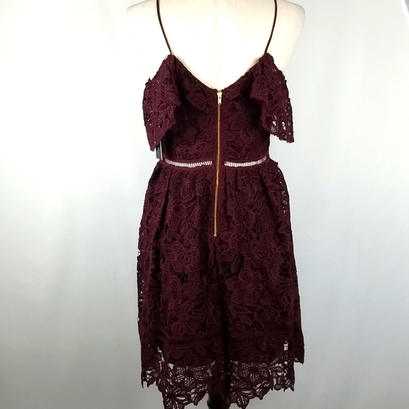 Romeo & Juliet Couture off the Shoulder Lace Dress NWT - Picture 9 of 15